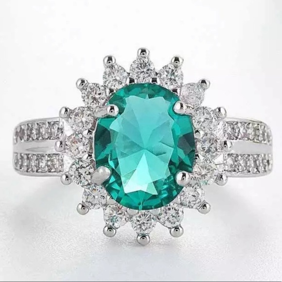 WEDDING RING - Picture 6 of 8